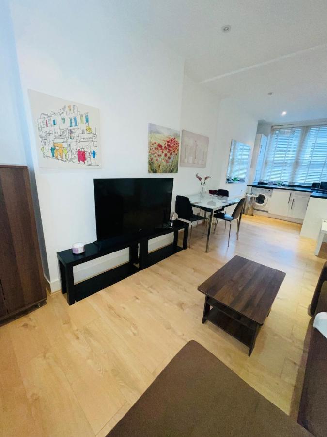 Amazing 2 Bedroom Apartment Лондон Екстер'єр фото