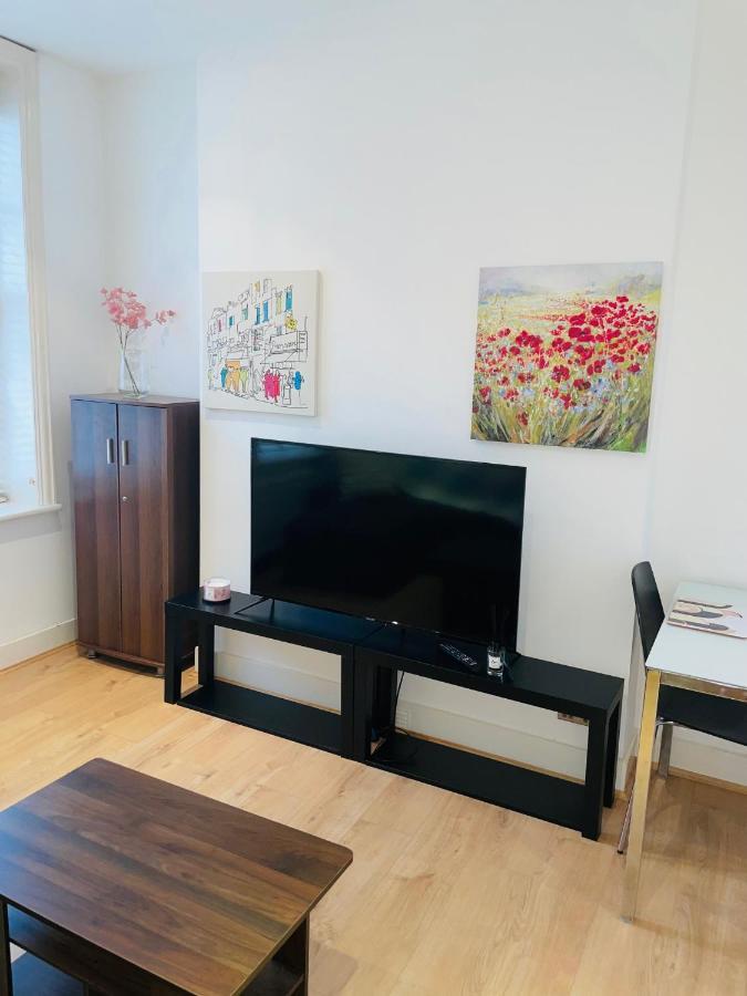 Amazing 2 Bedroom Apartment Лондон Екстер'єр фото