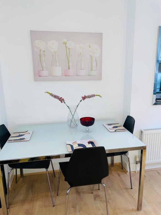 Amazing 2 Bedroom Apartment Лондон Екстер'єр фото